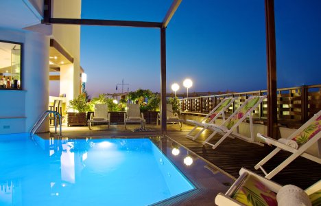 Steris Elegant Beach Hotel & Apartments