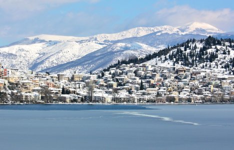 Οι 11 καλύτεροι προορισμοί για χριστουγεννιάτικες διακοπές στην Ελλάδα