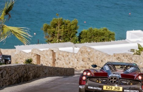 Τα Myconian Collection Hotels & Resorts φιλοξένησαν το «Gumball 3000», το πιο πολυτελές event στον κόσμο του αυτοκινήτου