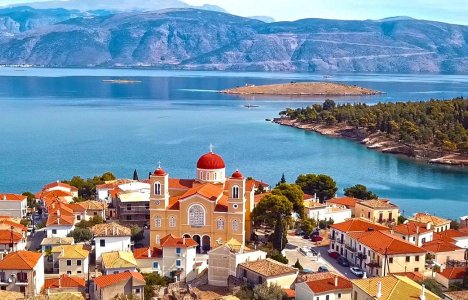 6 αποδράσεις για να γιορτάσετε τις Απόκριες