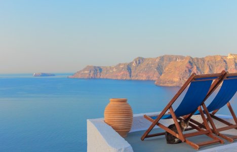 Travel+Leisure: 10 λάθη που πρέπει να αποφύγεις στο ταξίδι σου στα ελληνικά νησιά