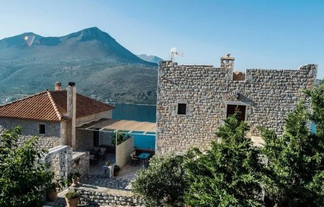Akrolithi Guesthouse