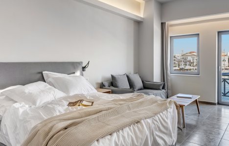 NAVES Suites