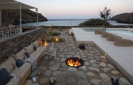 Kea Retreat: Το πρώτο ολιστικό boutique hotel των Κυκλάδων με θεραπείες yoga