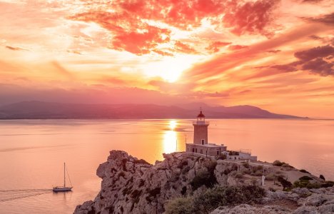 5 κοντινές αποδράσεις από την Αθήνα για να παρατείνετε το καλοκαίρι