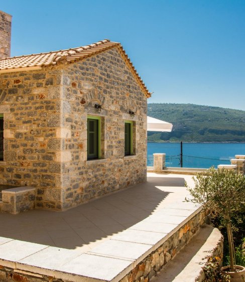 Alkyon SeaSide Studios: Απολαύστε μια ζεστή φιλοξενία στη Μάνη