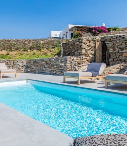 Rockaine Suites: Luxury διαμονή στην Τήνο με θέα το Αιγαίο