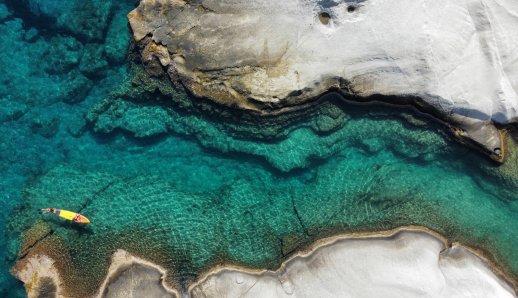 6 μαγευτικές φυσικές πισίνες της Ελλάδας για βουτιές αυτό το καλοκαίρι
