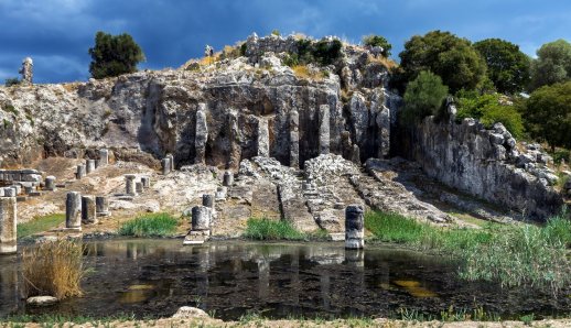 Oiniades: The unknown ancient Greek city