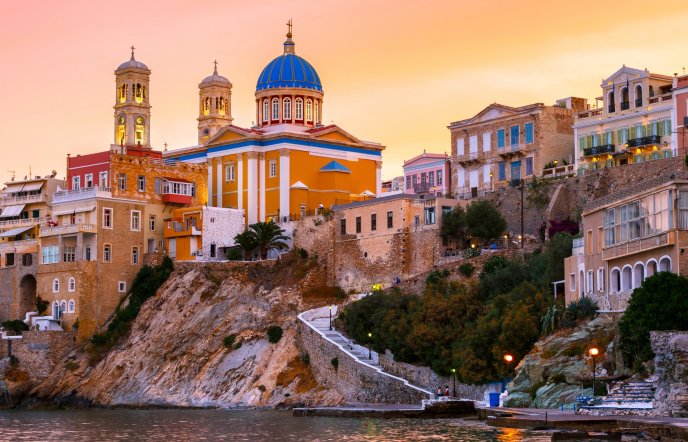 Σύρος: Πάσχα στην καρδιά των Κυκλάδων