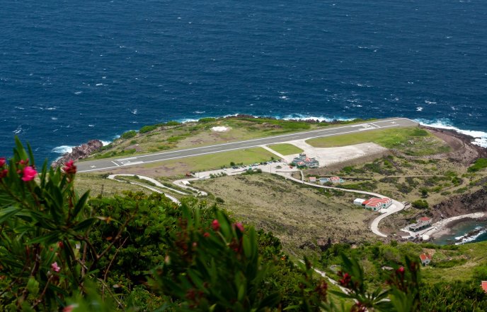 Αυτό είναι το μικρότερο αεροδρόμιο του κόσμου - Μόνο μία αεροπορική εταιρεία φτάνει εκεί