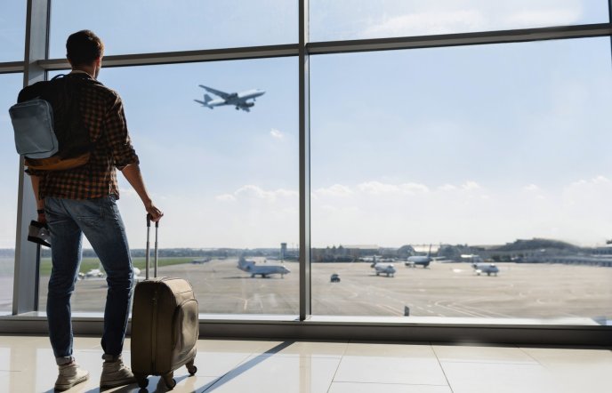 Τι αλλάζει από 1η Σεπτεμβρίου στα αεροπορικά ταξίδια - Οι νέοι κανονισμοί για χειραποσκευές και υγρά
