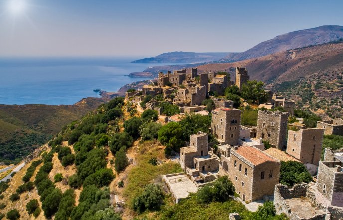 Vatheia: The silent tower town of Mani