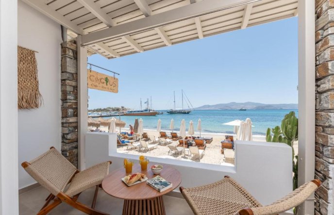 Cactus Suite: Seafront escape in Agia Anna Naxos