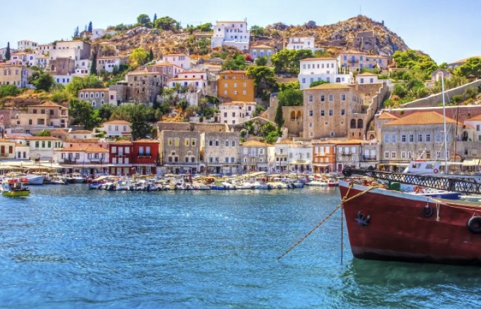 Αποδράσεις με γιοτ και ιστιοπλοϊκό για τους παγιδευμένους στην Αθήνα