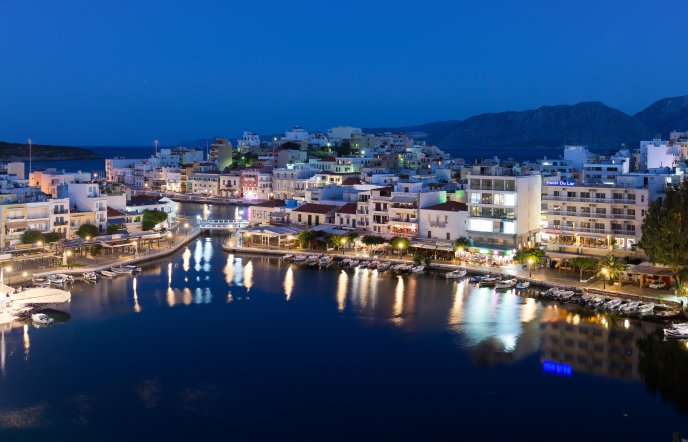 Θαλασσινά μοτίβα στον Άγιο Νικόλαο και την Ελούντα