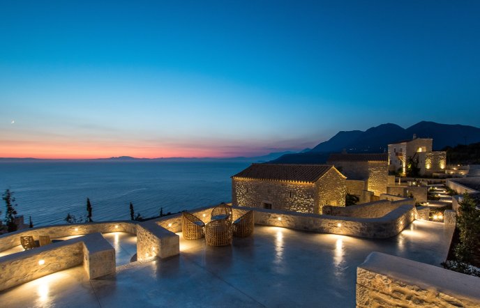 Διπλή διάκριση στα Hotel Design Awards για το BASSA MAINA Villas & Suites