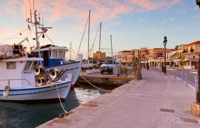 Αίγινα: Το αγαπημένο νησί της διπλανής πόρτας