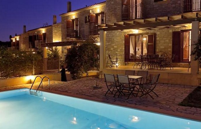 Parathalasso: Home style hospitality a breath away from Nafpaktos