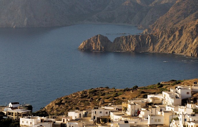 Δύο ελληνικά νησιά στους πιο θερμούς προορισμούς για χειμερινές διακοπές (pics)
