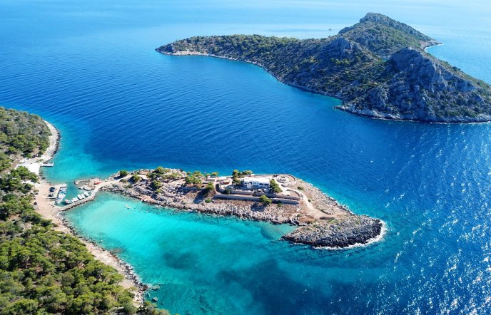 Αγκίστρι: Το καταπράσινο νησί του Αργοσαρωνικού με την εξωτική ομορφιά