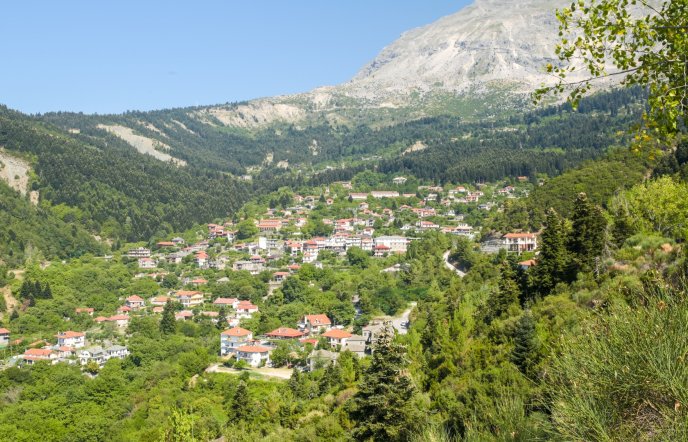 Βουργαρέλι Άρτας: Ένα χωριό – διαμάντι μέσα στα έλατα