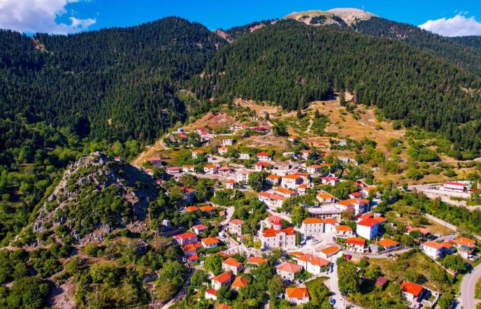 Κερασοχώρι: Ένα ιστορικό χωριό στις πλαγιές των Αγράφων